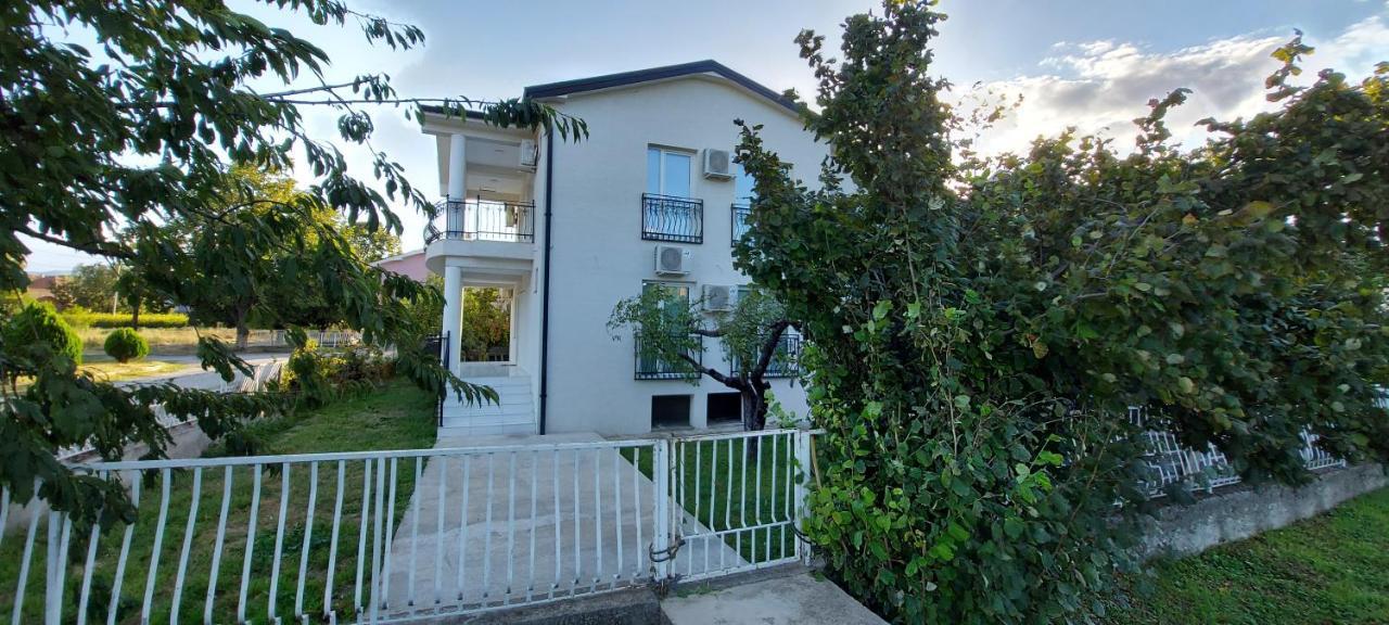 Villa Bratislava Demir Kapija Exteriör bild