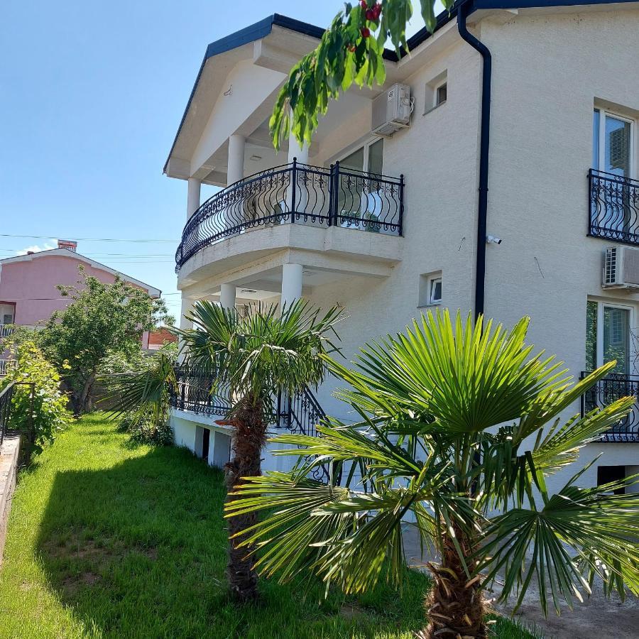 Villa Bratislava Demir Kapija Exteriör bild